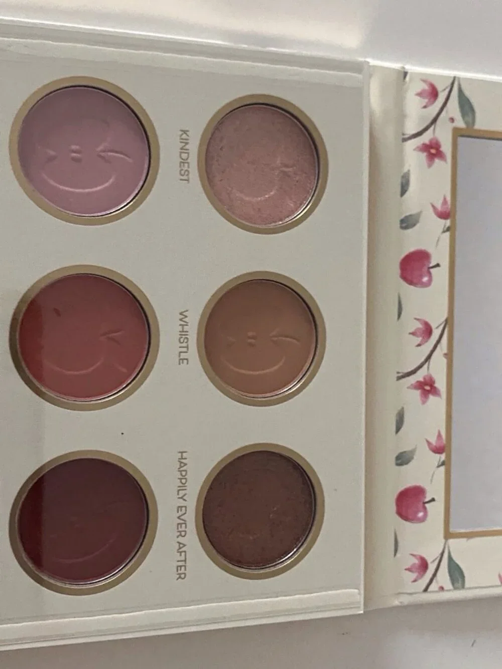 Taste Beauty Disney Snow White Eyeshadow Palette 9 Shades With Mirror NEW